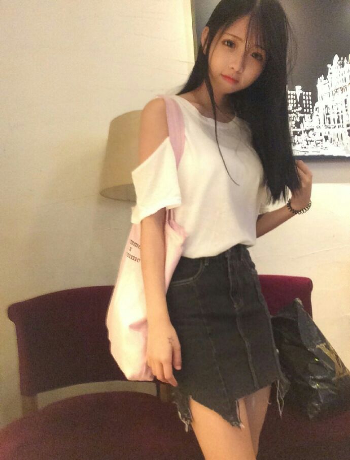 美女被扣逼